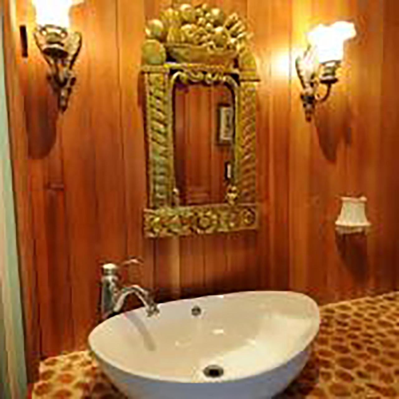 Wedgwood Manor And Glamping Retreat Crawford Bay Exterior foto