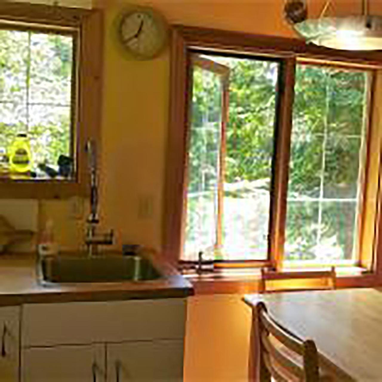 Wedgwood Manor And Glamping Retreat Crawford Bay Exterior foto
