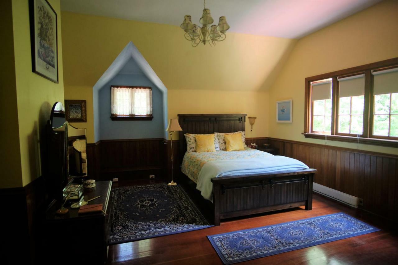 Wedgwood Manor And Glamping Retreat Crawford Bay Exterior foto